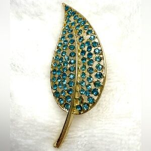 Goldtone Leaf Style Teal Glass Stones Brooch